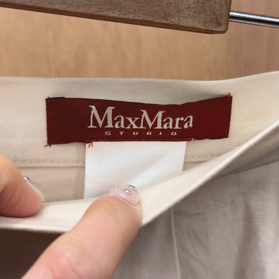 막스마라 A라인 코튼 미디 플레어 스커트 핀턱 디테일 아이보리 상품이미지7