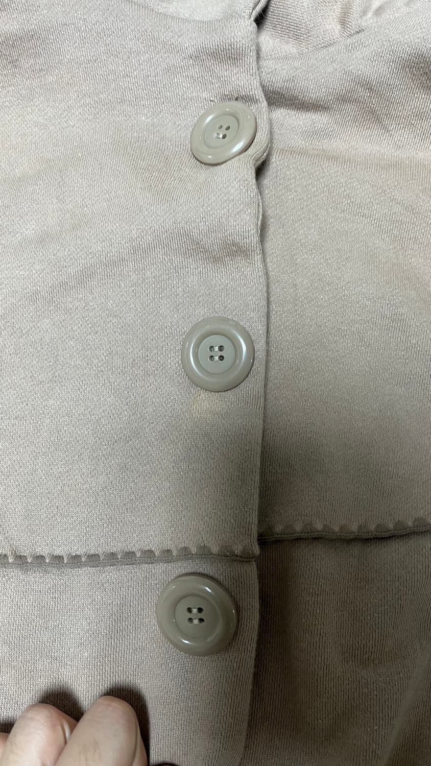 보세 빅버튼 하이넥 절개집업 상품이미지6