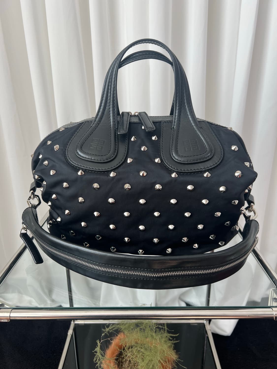 지방시 스터드 나이팅게일 숄더백 상품이미지3