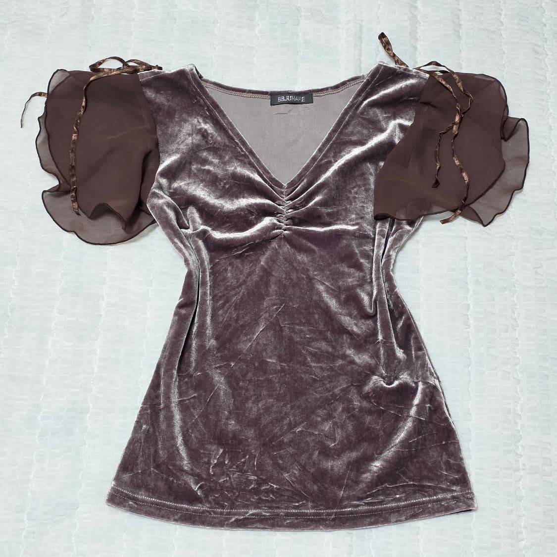 브라운 벨벳 라떼 셔링 블라우스 상품이미지1