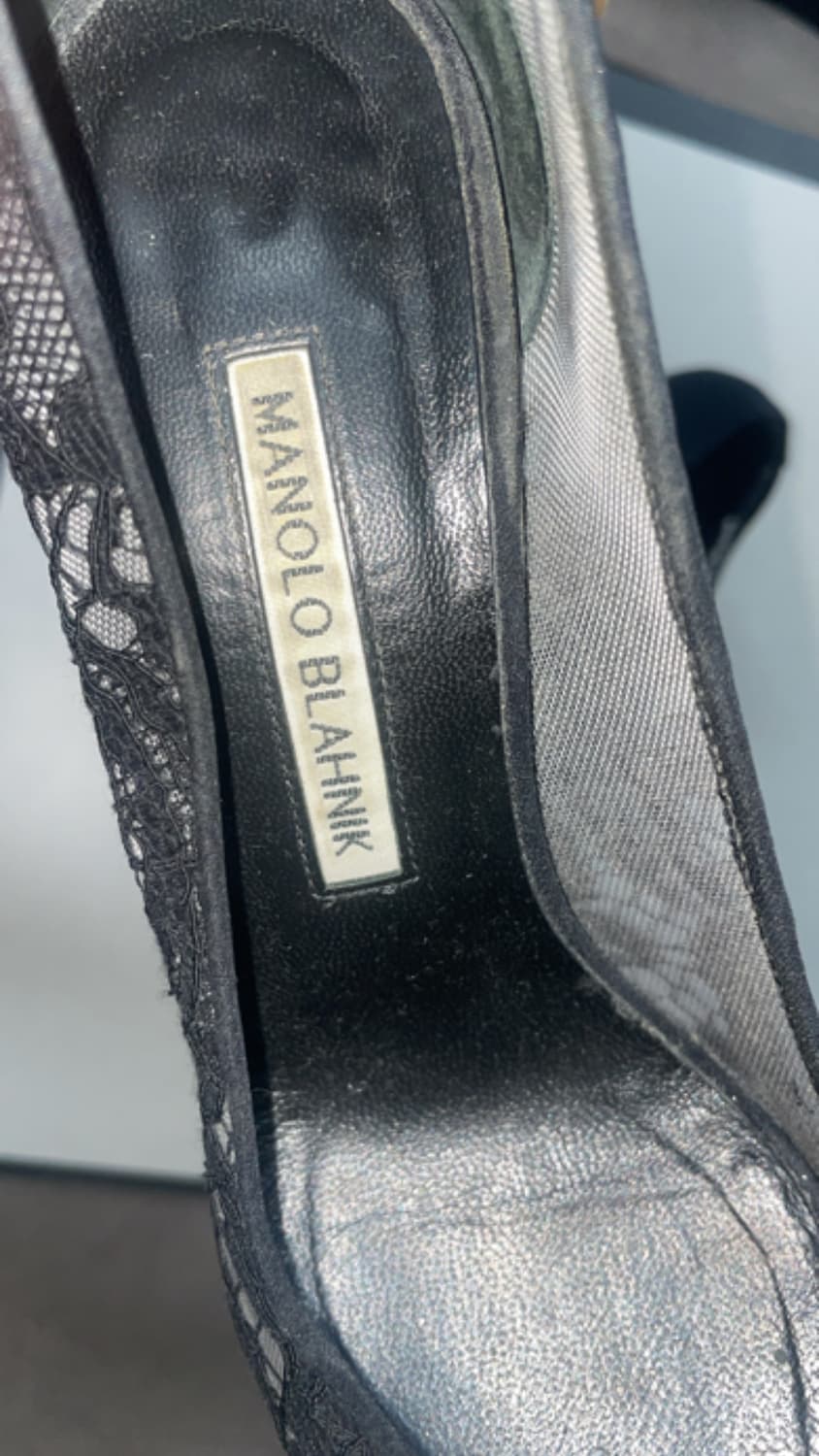 Manolo Blahnik black lace jewel pump 상품이미지3