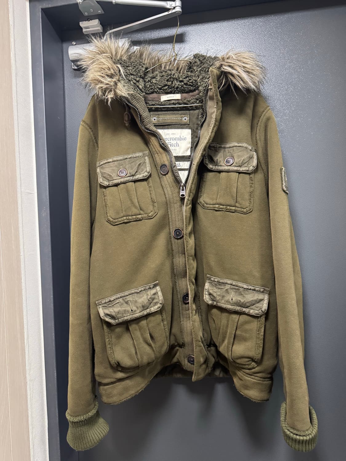 아베크롬비 울프죠 퍼 후드 자켓(카키) 상품이미지2