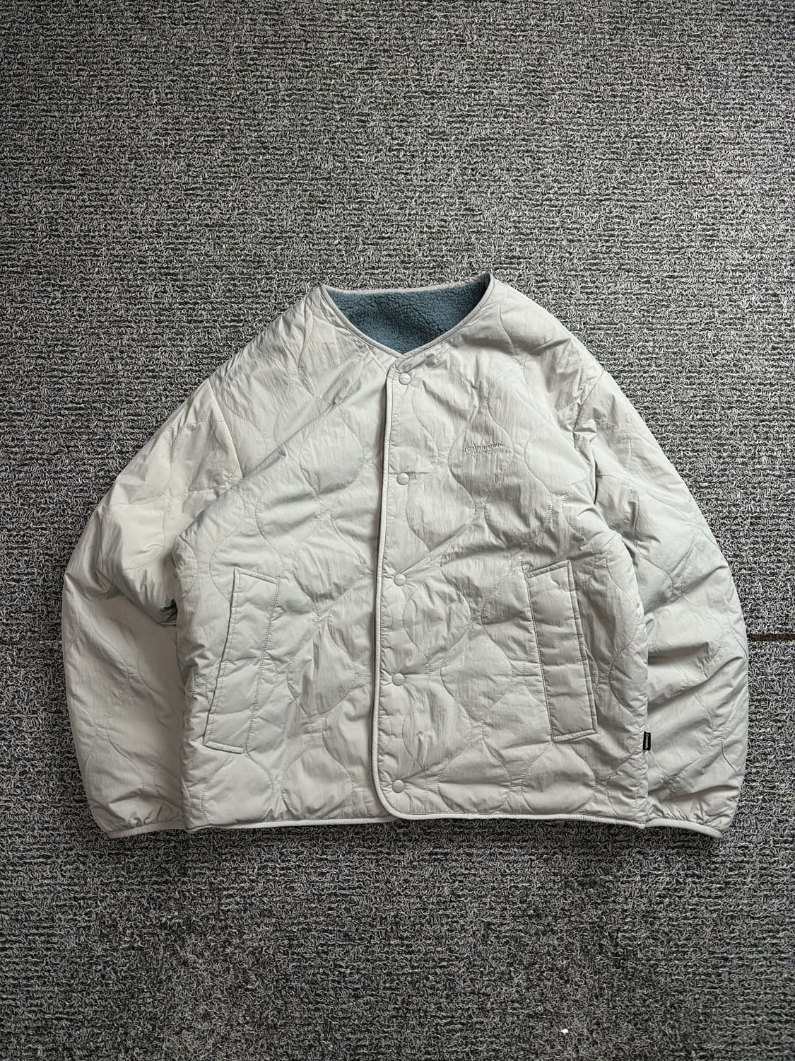 커버낫 미드 퀼팅 리버시블 자켓 라이트 그레이 2492 상품이미지5