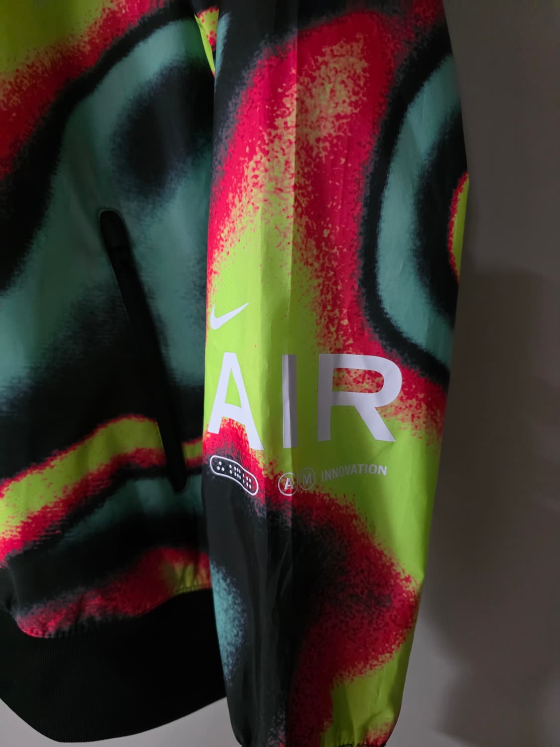 나이키 맥스 볼륨 윈드러너 우븐 라인드자켓.
싸이즈 100 상품이미지6