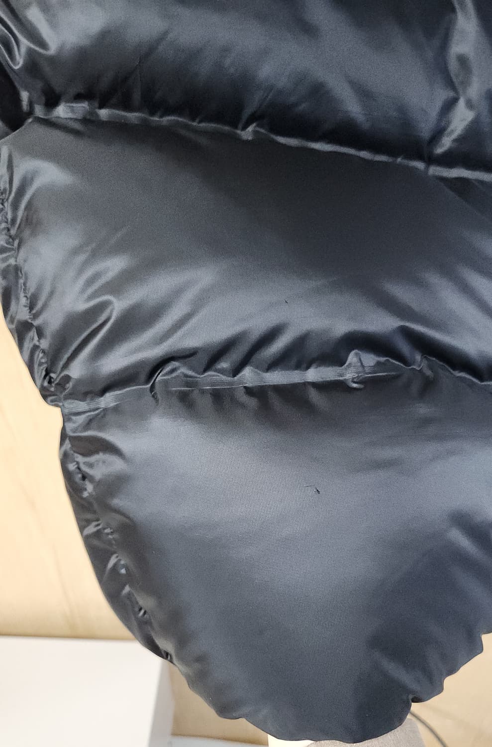 (착샷) 데상트 x 마세라티 구스다운 패딩 베스트 상품이미지9