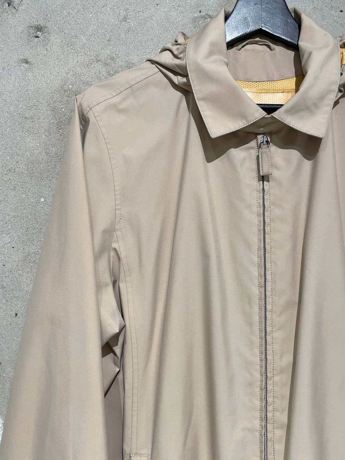 프라다 레드탭 베이지 고어텍스 폴리에스터 파카 상품이미지2