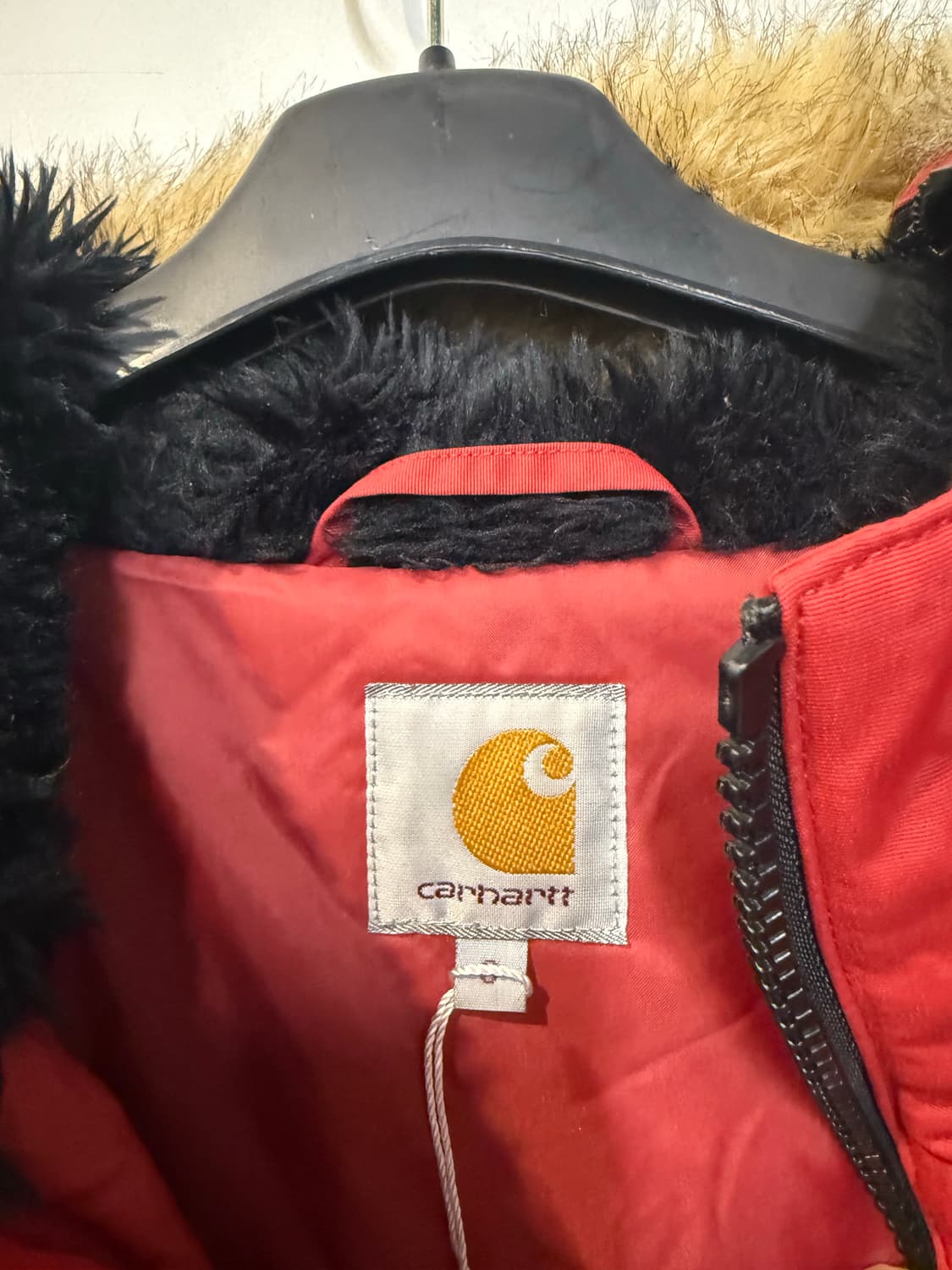 칼하트 레드 퍼패딩 상품이미지3