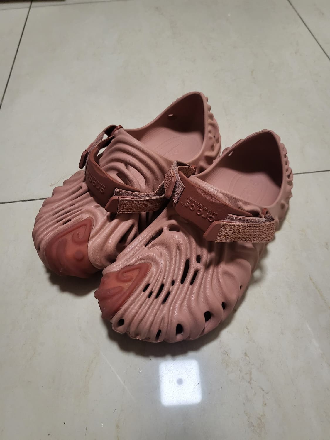 크록스 x 살레헤 벰버리 폴렉스 클로그 레드 쿠와타 265 상품이미지1
