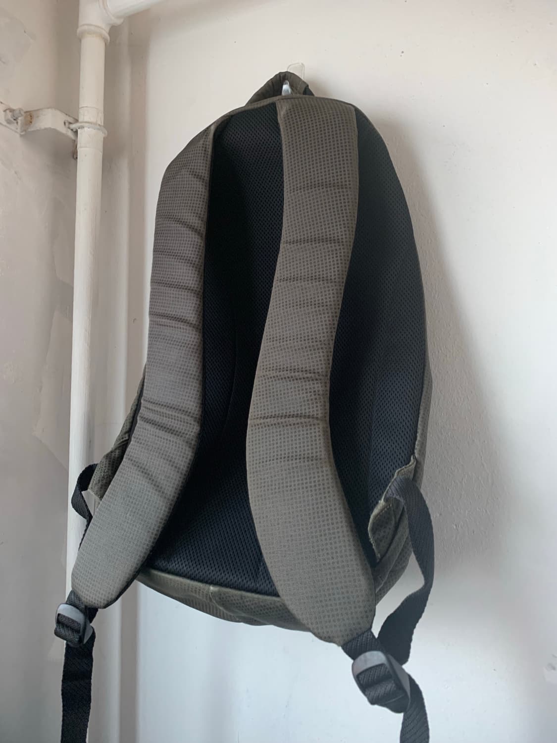 Y-3 로고 올리브 백팩 상품이미지2