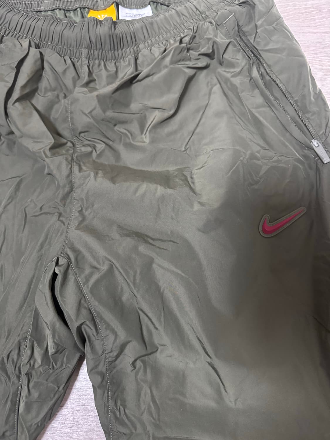 나이키 x 드레이크 녹타 우븐 트랙 팬츠 카고 카키 판매 상품이미지4