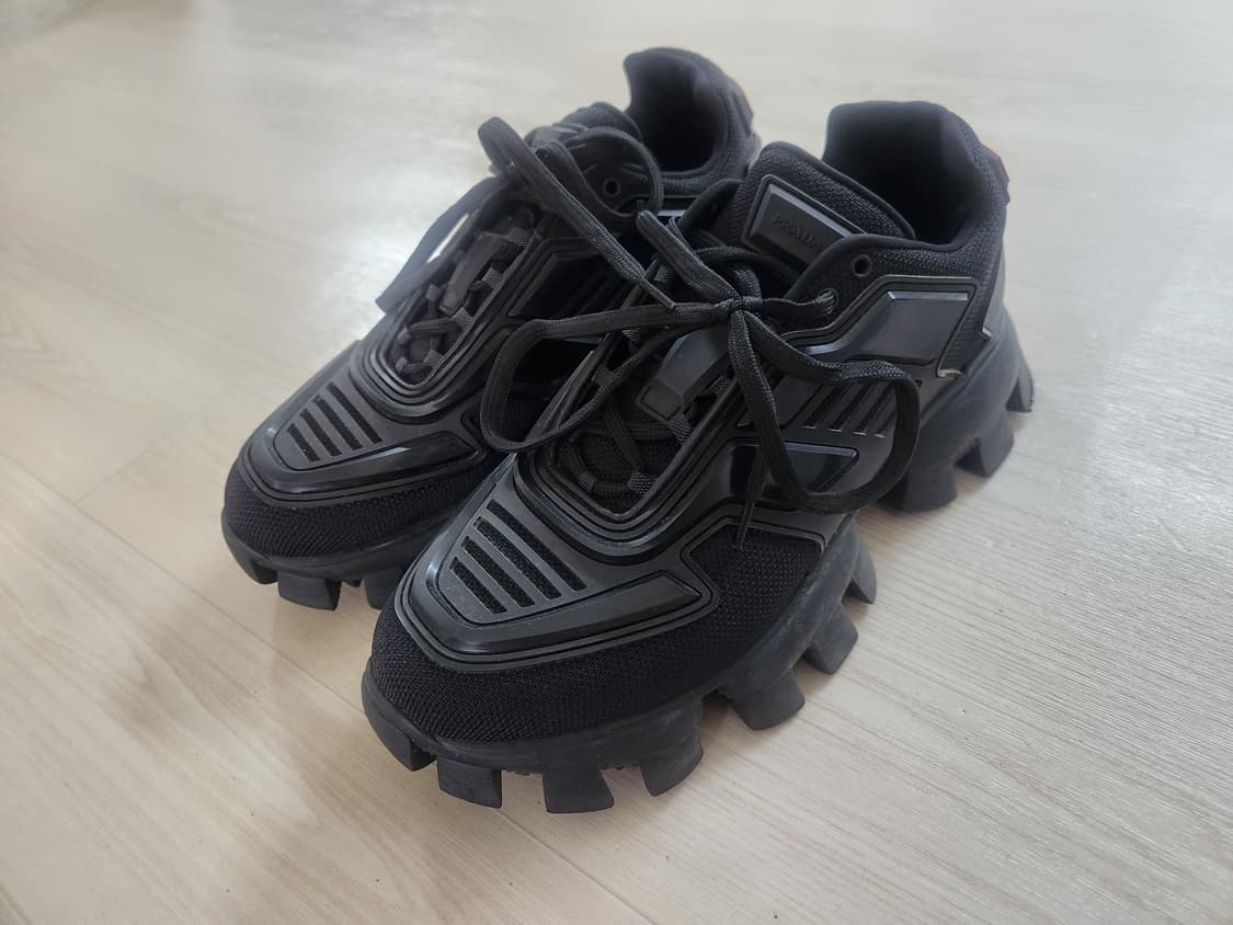 프라다 클라우드버스트 썬더 스니커즈 블랙 상품이미지1