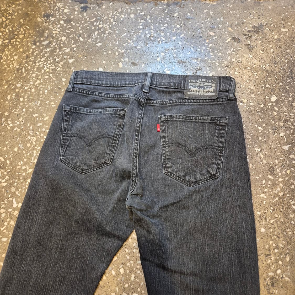 32인치 리바이스 흑청 슬림핏 워싱청바지  상품이미지6