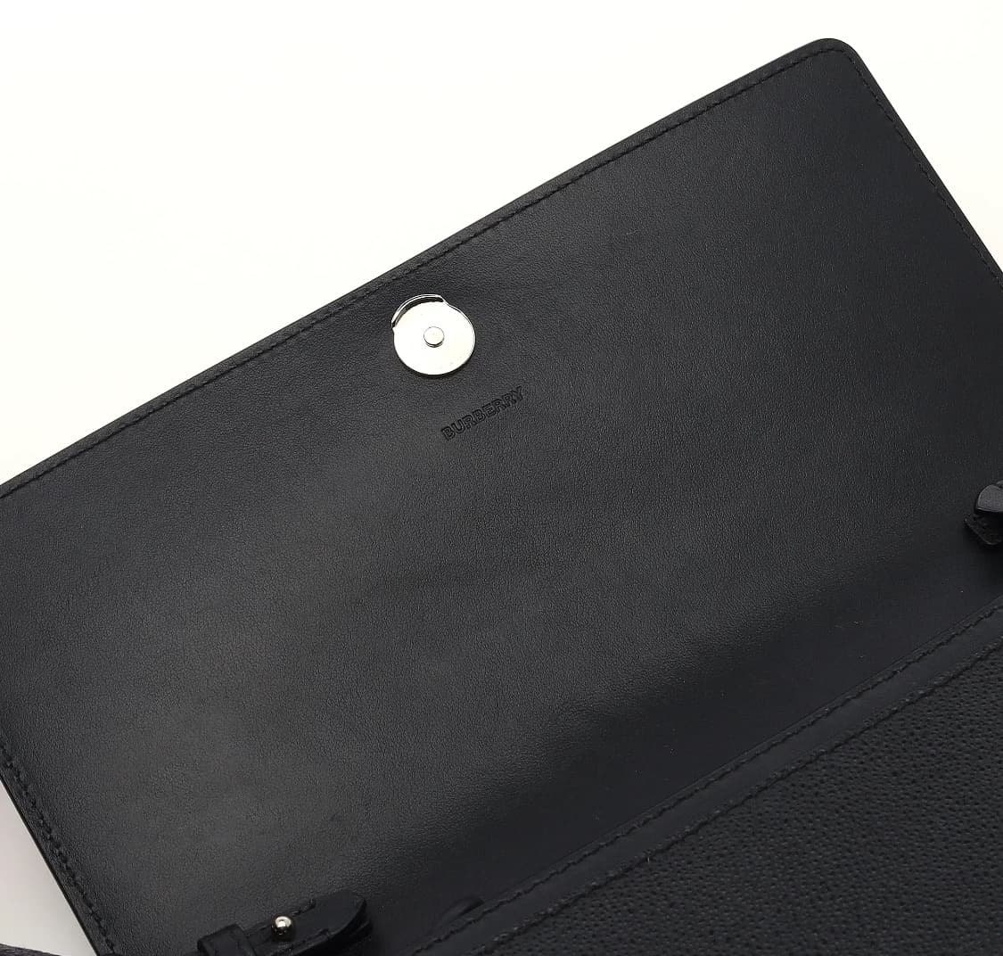 [A급] 버버리 헨리 레더 크로스바디백 판매합니다!!! 상품이미지7