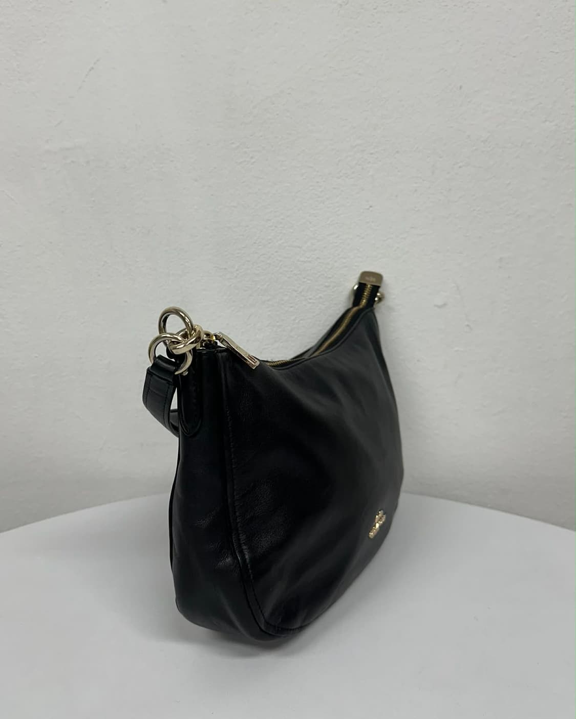 코치 가죽 숄더 호보백 상품이미지2