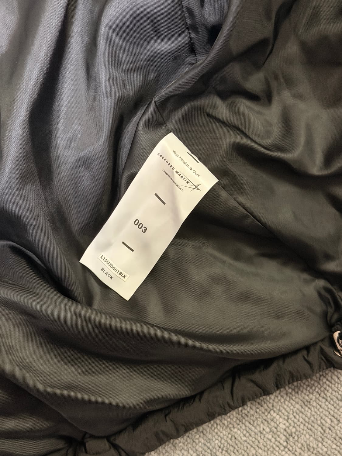 록히드마틴 패딩 블랙 3사이즈 상품이미지4