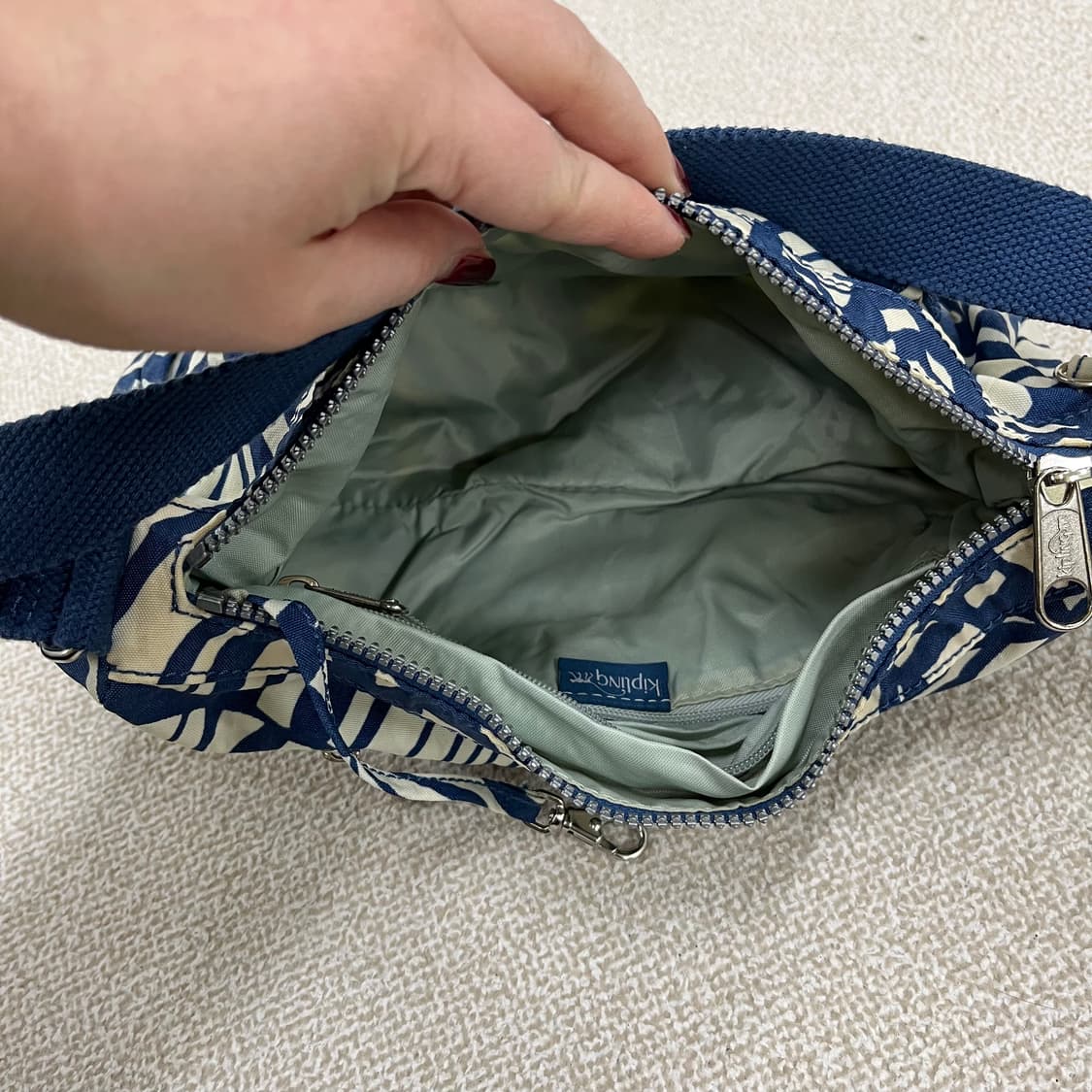 95 휠라 여성 벨벳 라운드 맨투맨 0121M1 상품이미지3