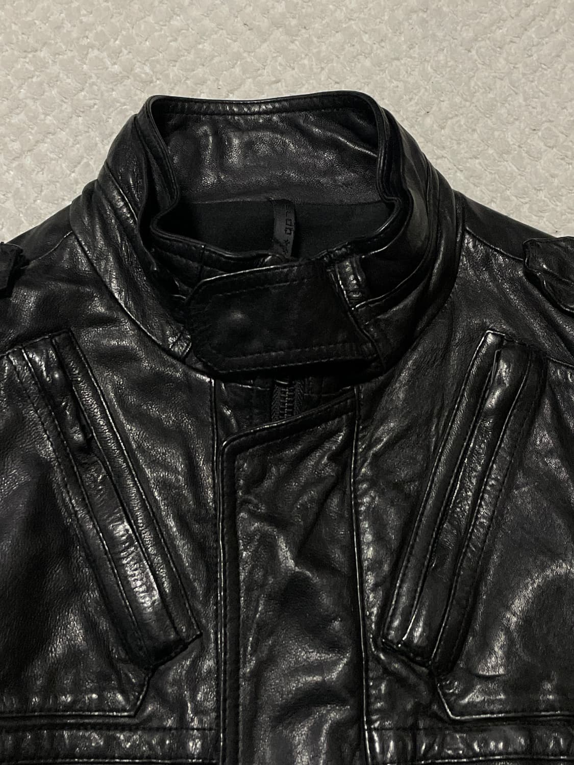 ELOQ 웨스턴 무드 2WAY 램스킨 양가죽 절개 포켓 레더 자켓 상품이미지5