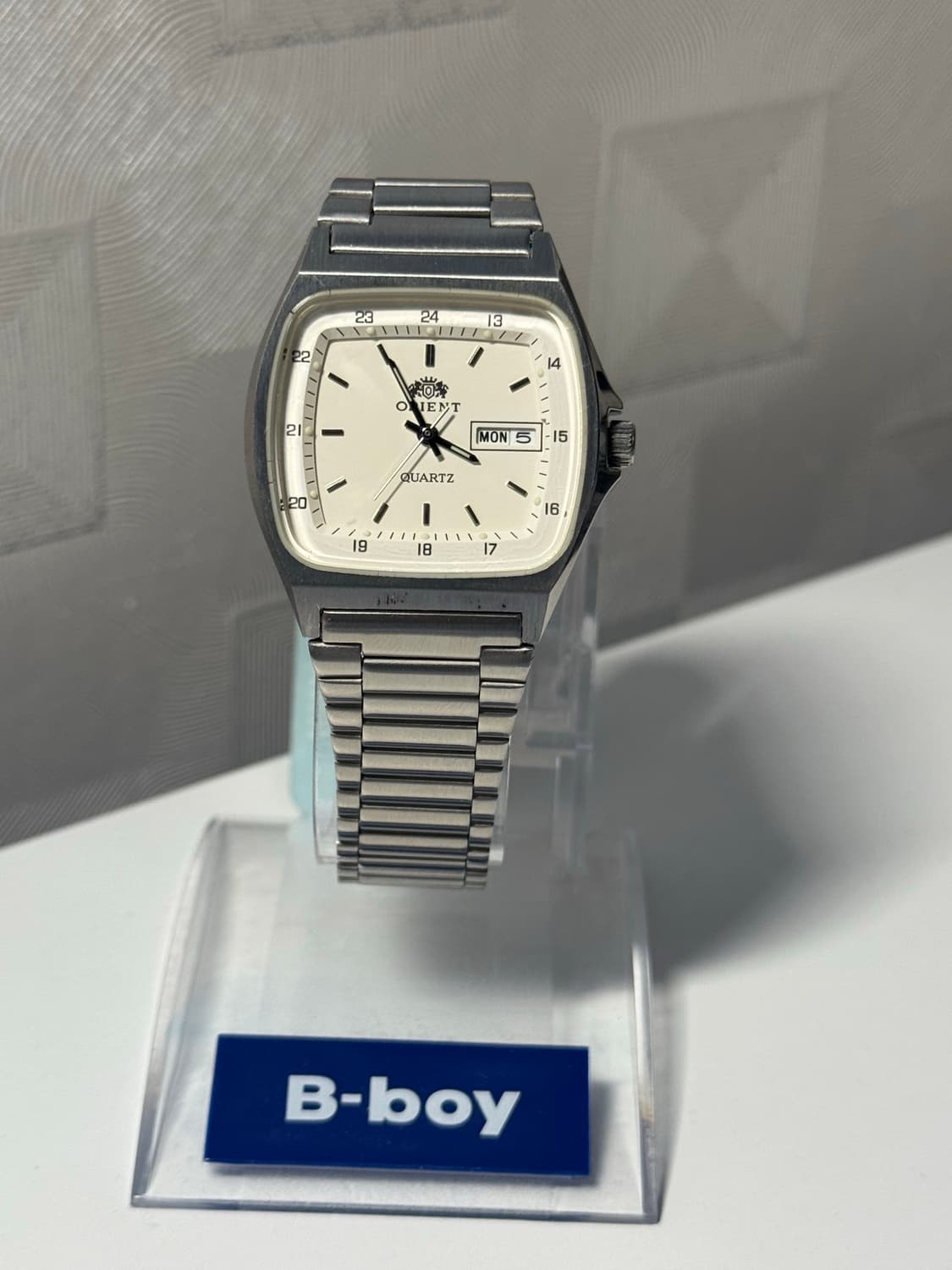 오리엔트 tv디자인 쿼츠 손목시계 상품이미지2