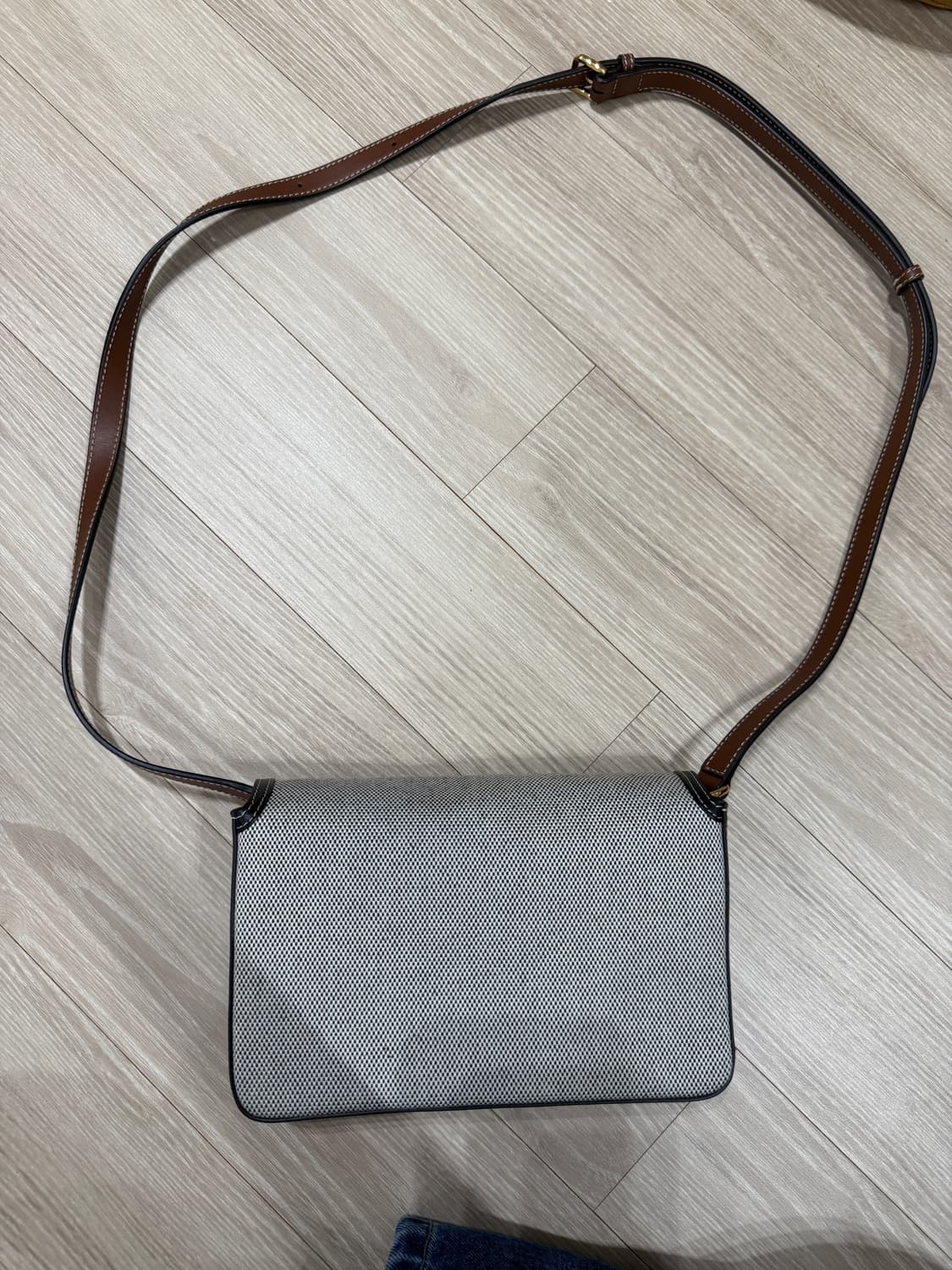 버버리 호스페리 프린트 컨버스 레더미니 노트백 상품이미지6