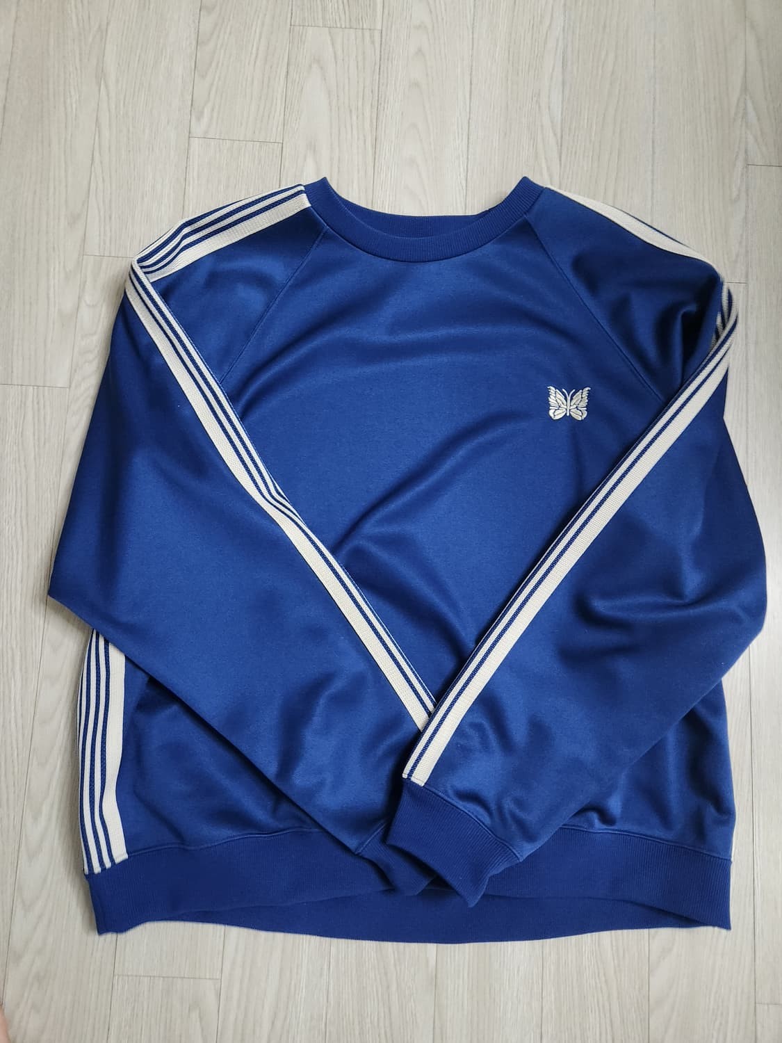 니들스 맨투맨 스무스 로얄 xl사이즈 상품이미지1