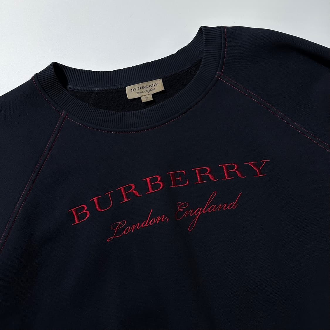 버버리 로고 스펠아웃 맨투맨 네이비 상품이미지4