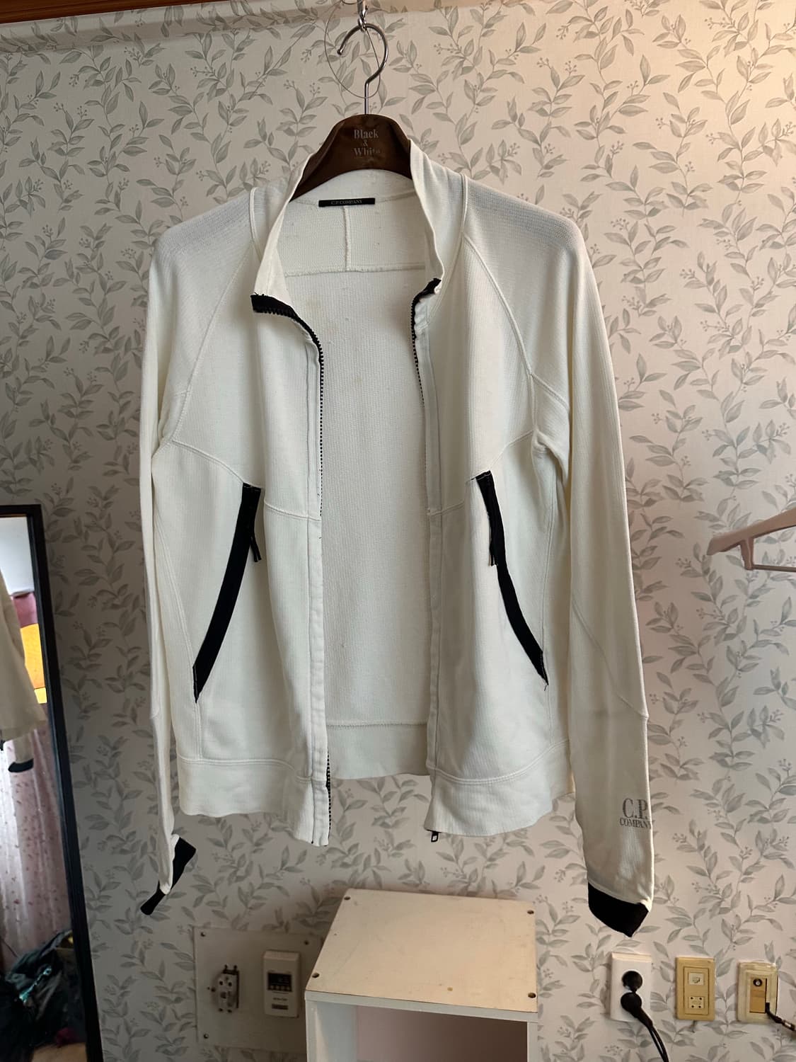 CP컴퍼니 짚업 자켓 아이보리 95 정품 상품이미지3