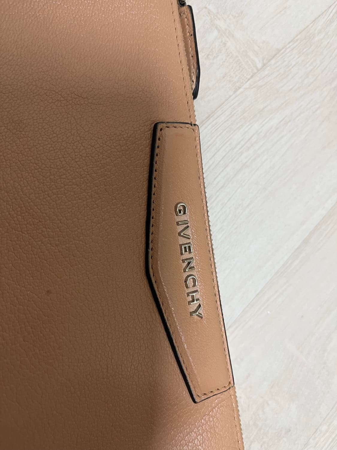 지방시 안티고나  클러치백 핑크베이지 상품이미지3