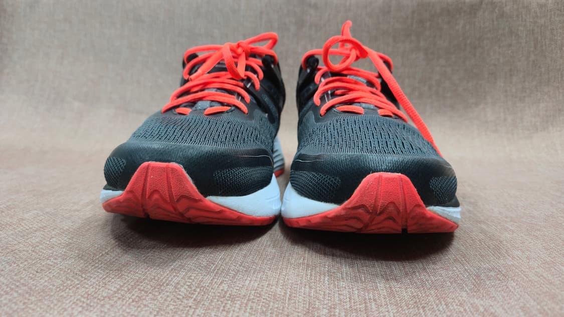 써코니 275mm- 가이드 이소 2 운동화 검정/오렌지 러닝화 상품이미지3