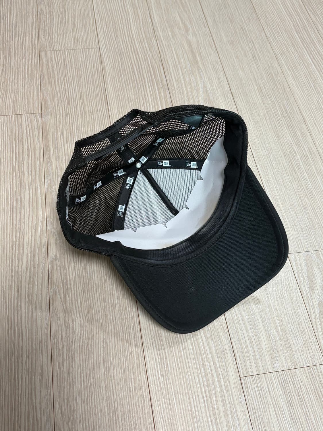 뉴에라 헬로키티 A프레임 트러커 볼캡 상품이미지2