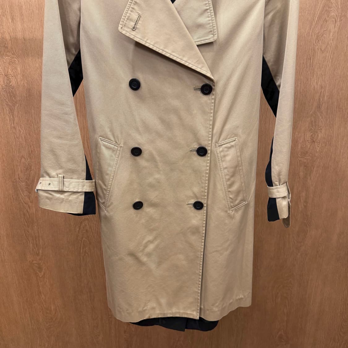 도나카란 뉴욕 트렌치 코트 더블 브레스티드벨트 스트랩 디테일 베이지 상품이미지5