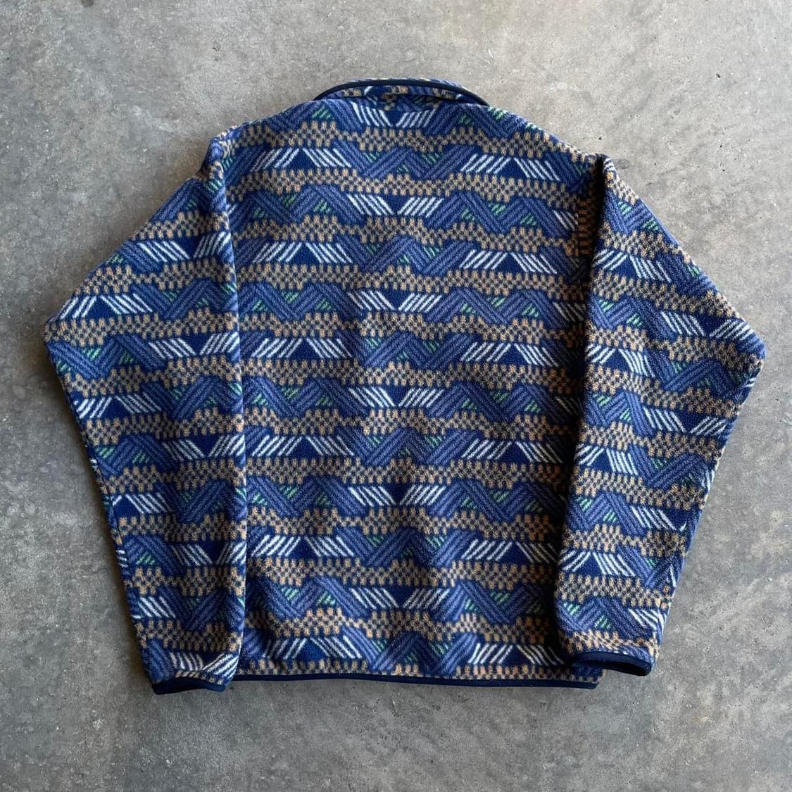 18FW 파타고니아 라이트웨이트 신칠라 스냅-티 플리스 풀오버 상품이미지3