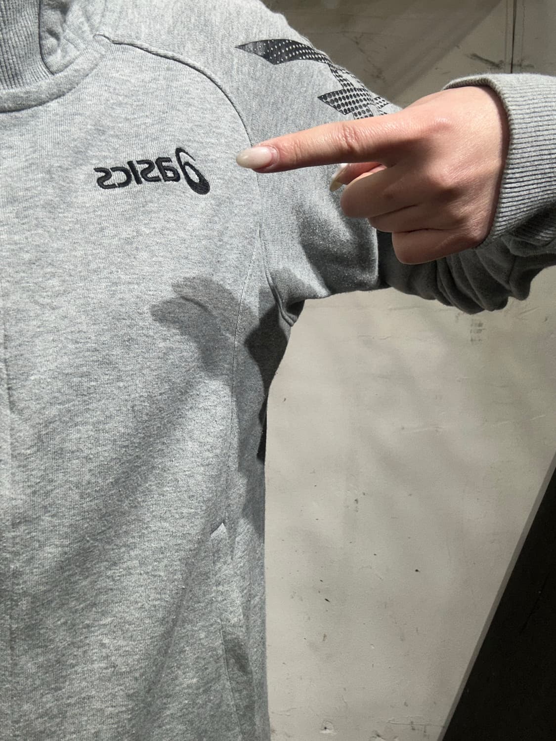 아식스 그레이 블랙 로고 후드집업 자켓 상품이미지4