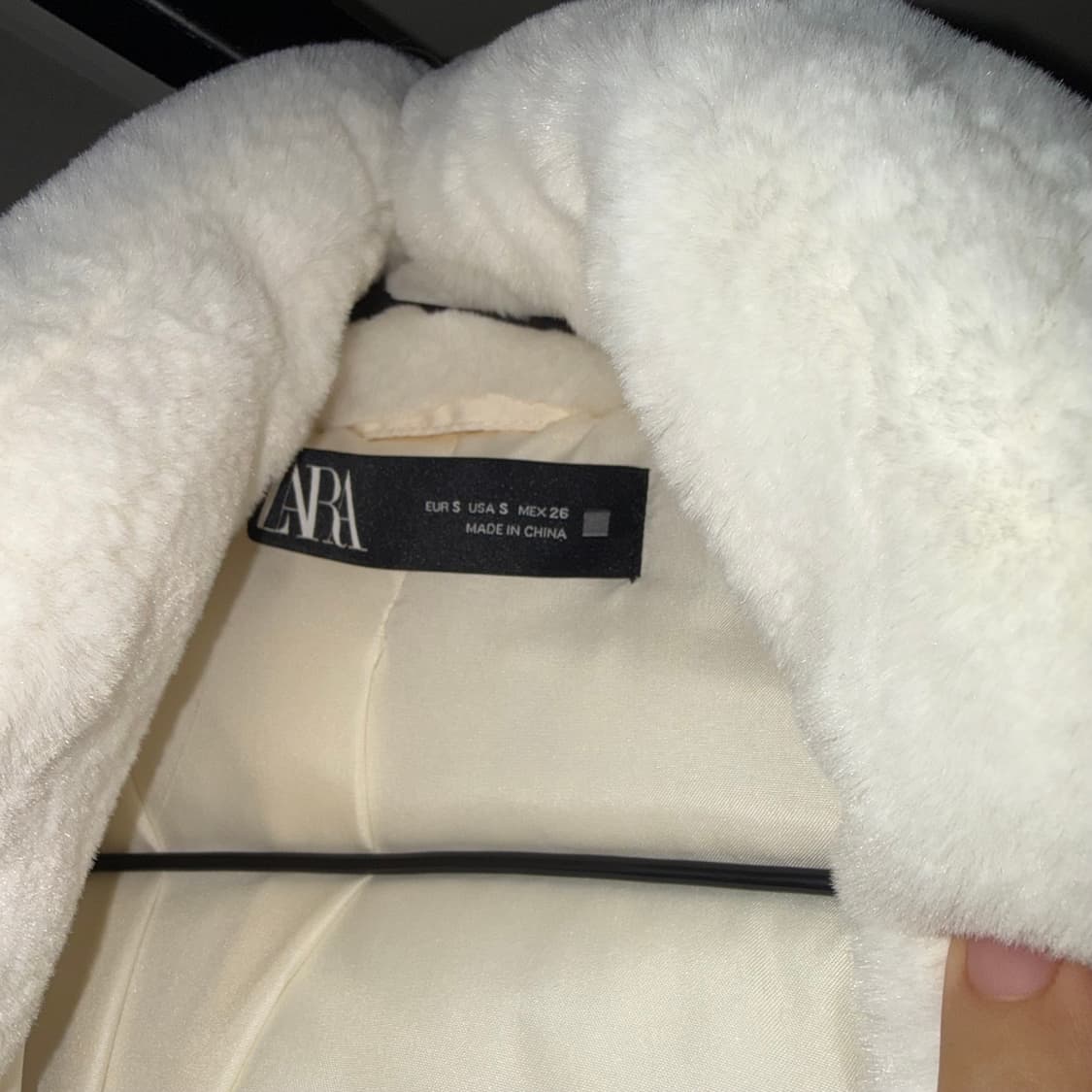 ZARA 퍼 숏패딩 아이보리 S 상품이미지2