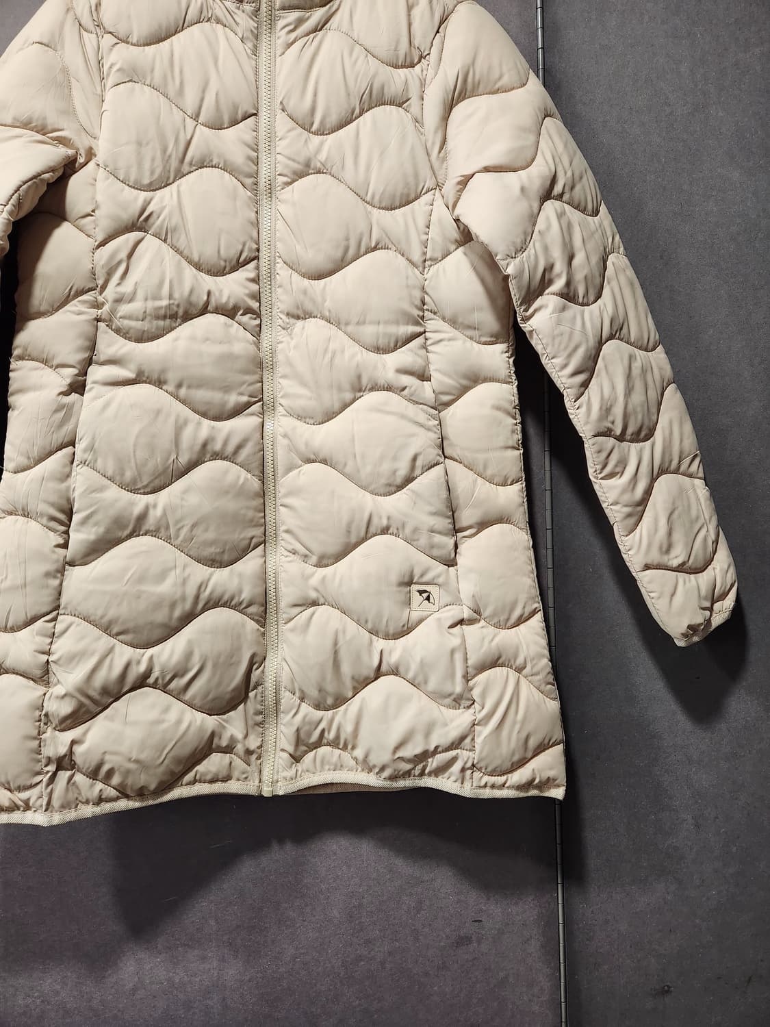 아놀드파마 아이보리 경량패딩 상품이미지2