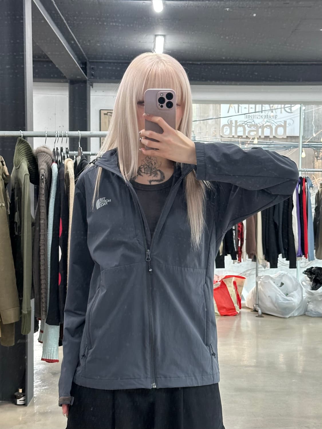 노스페이스 경량 그레이 바람막이 자켓 상품이미지3