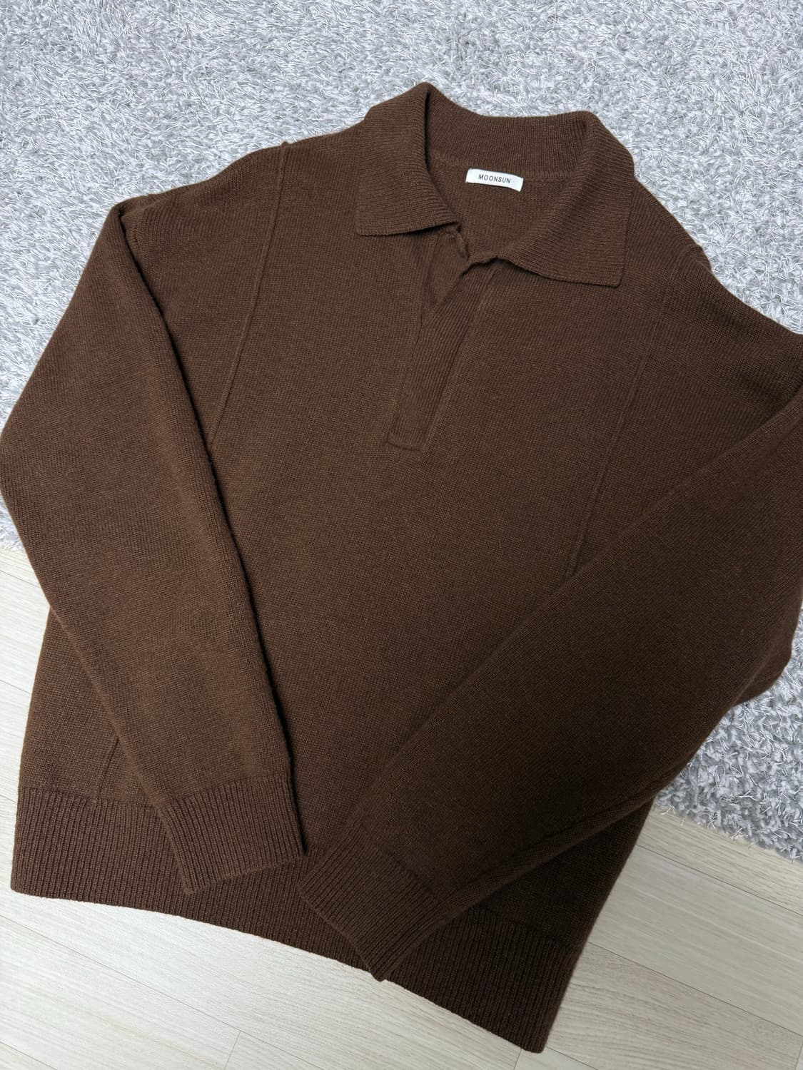 문선 Lambswool pin tuck collar 니트 상품이미지1