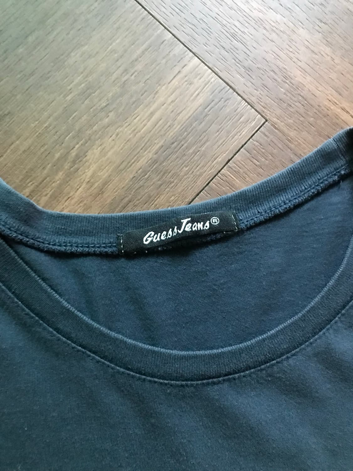 게스 중앙 프린팅 네이비 반팔티 상품이미지6