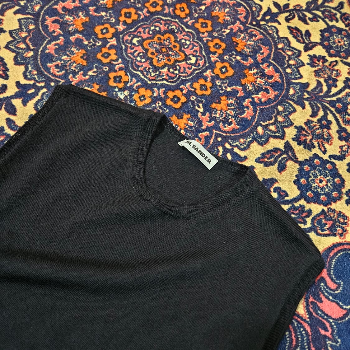 질샌더(Jilsander) 베이직 디테일 간절기 니트 베스트 40size 상품이미지2