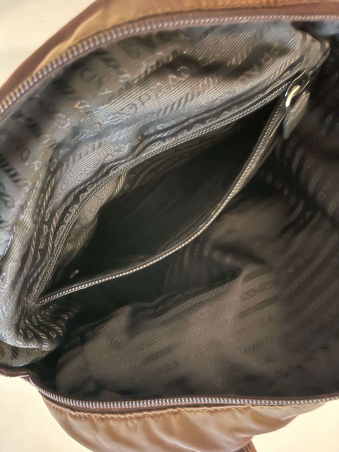 Prada 프라다 테수토 나일론 패딩 토트백  상품이미지6