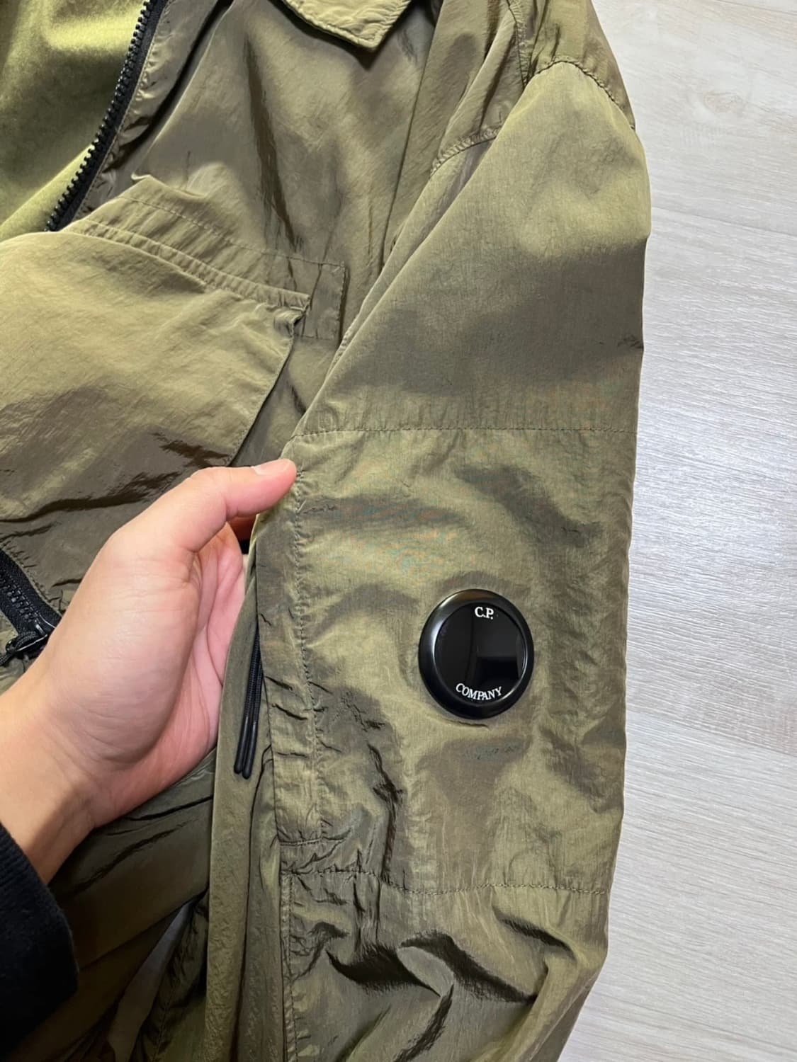 CP 컴퍼니 크롬 나일론 오버셔츠  상품이미지2