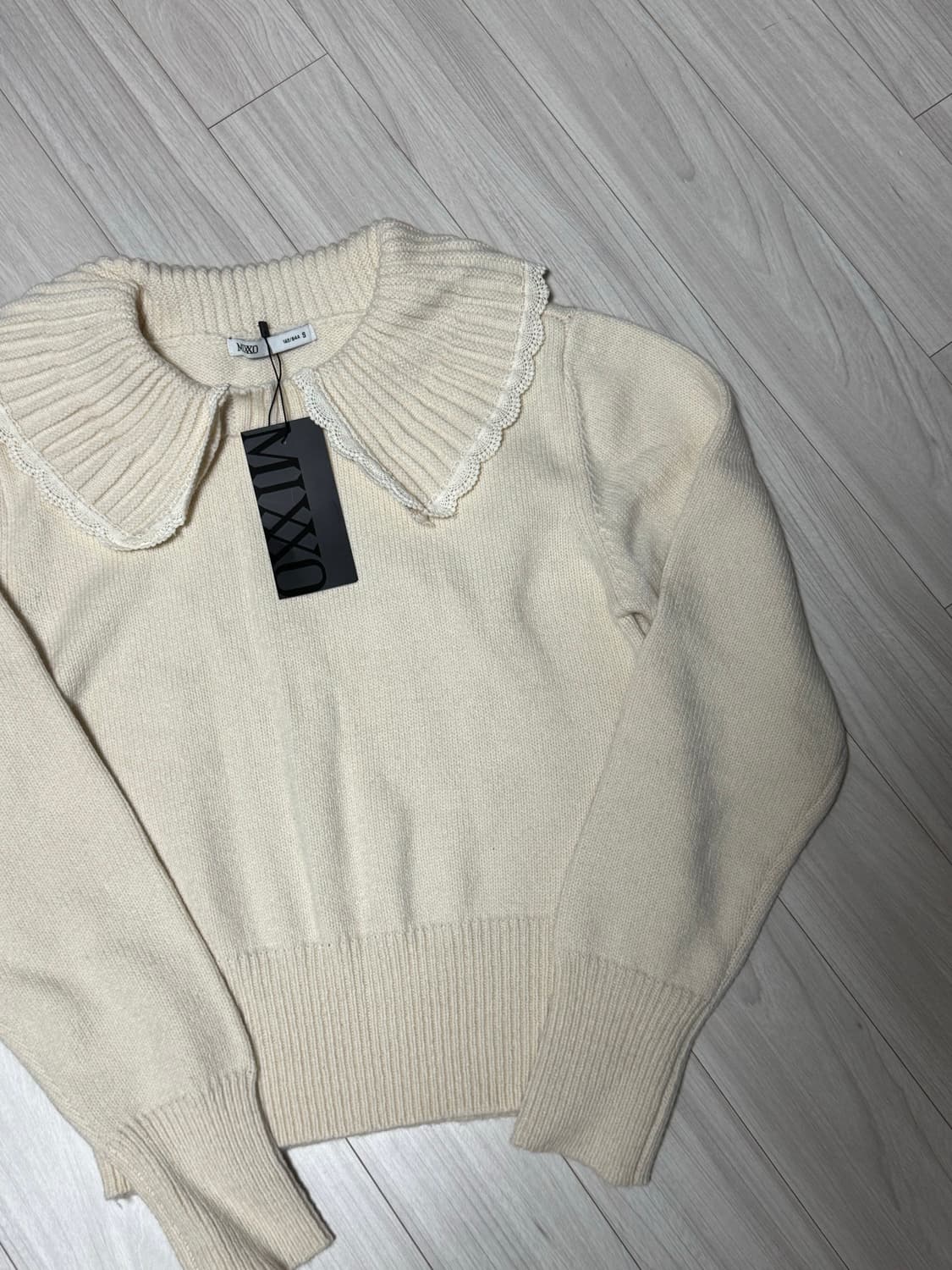 (새상품)미쏘 카라 아이보리 니트 상품이미지5