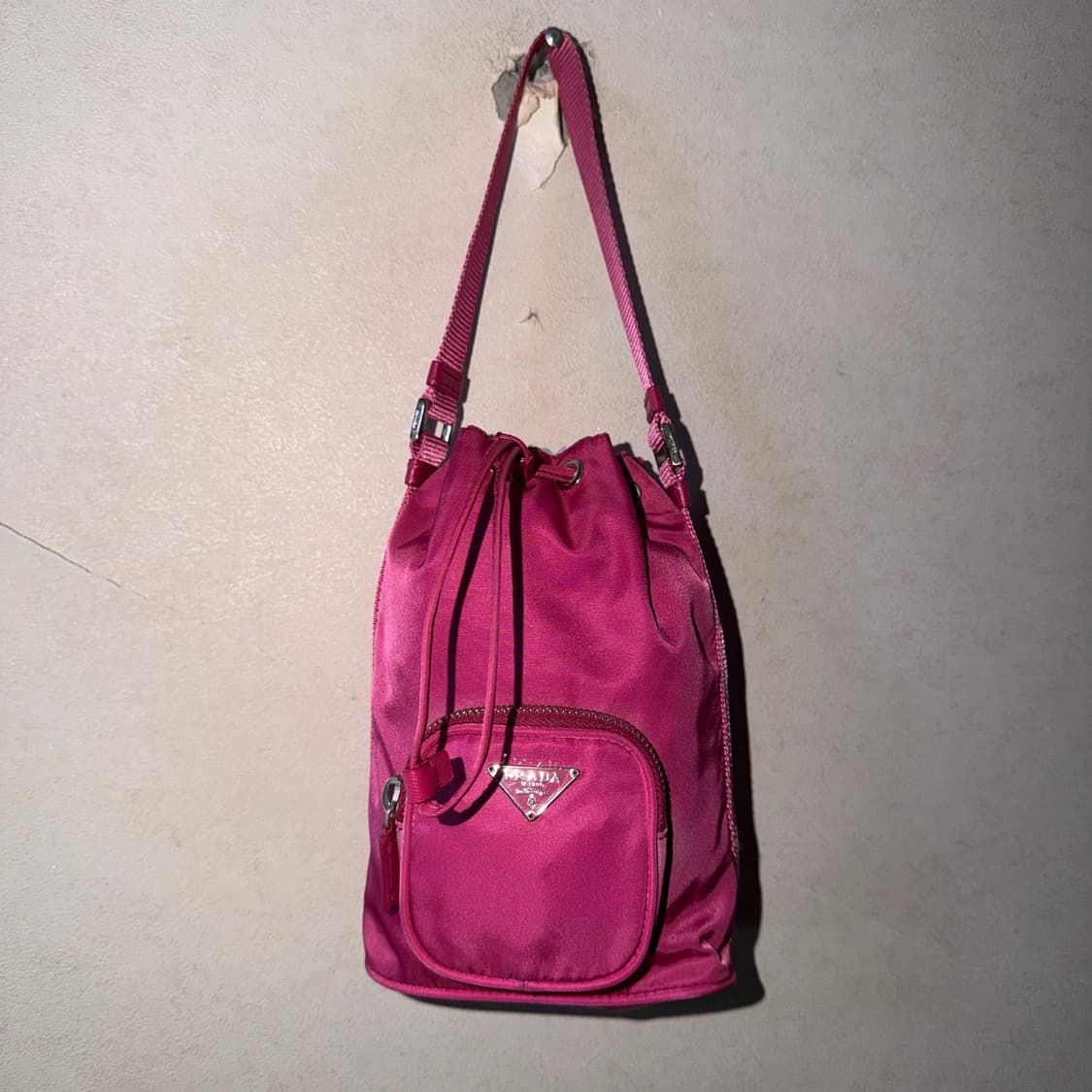 프라다 포코노 나일론 미니 버킷 토트백  상품이미지10