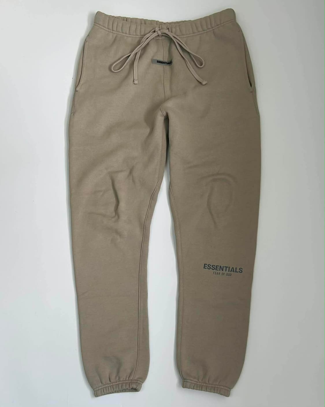 [M] 에센셜 피어오브갓 로고 스웨트 팬츠 베이지 상품이미지1