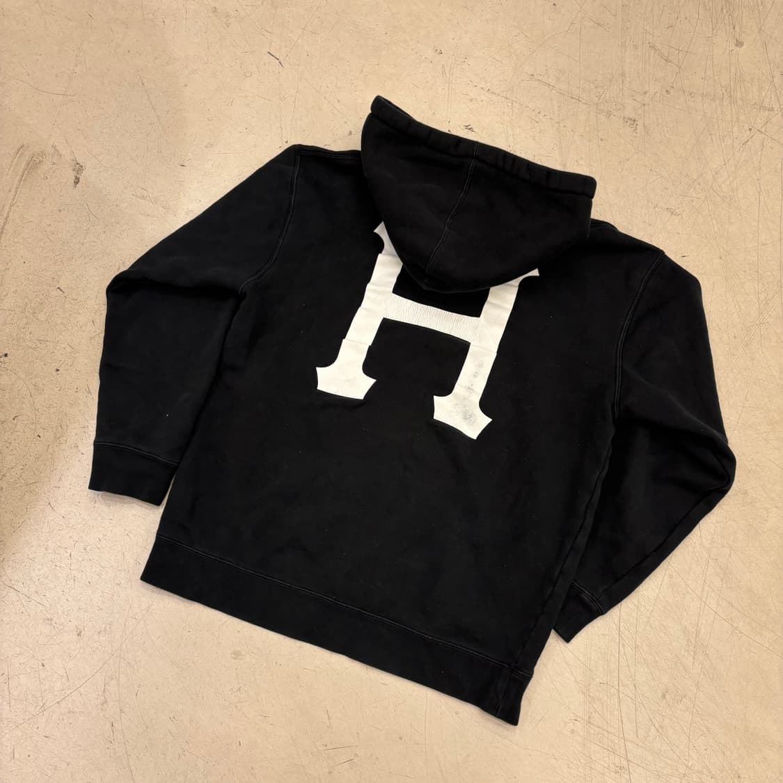 트레셔 x 허프 빅로고 후드티 상품이미지3