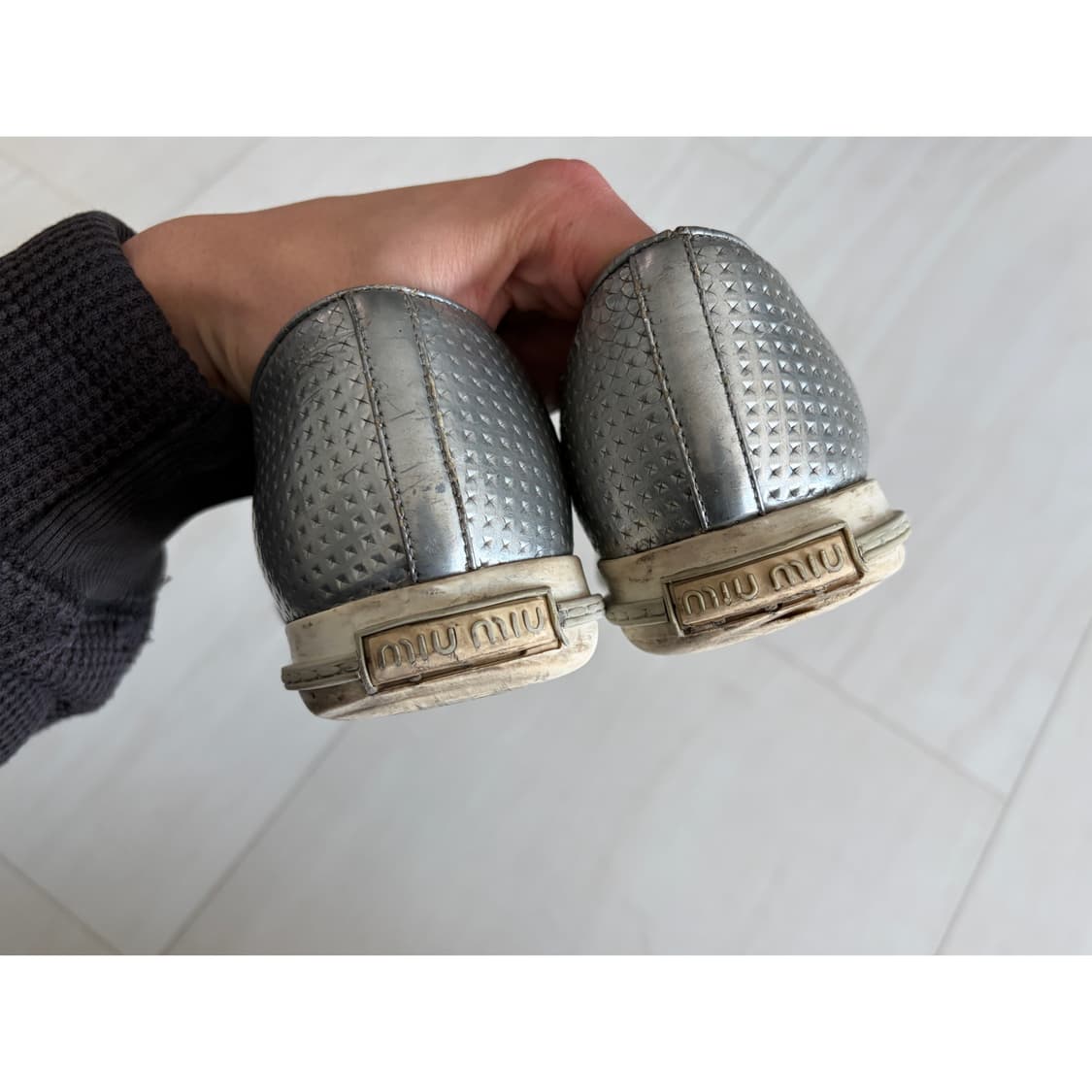 미우미우 메탈토 슬립온 상품이미지3