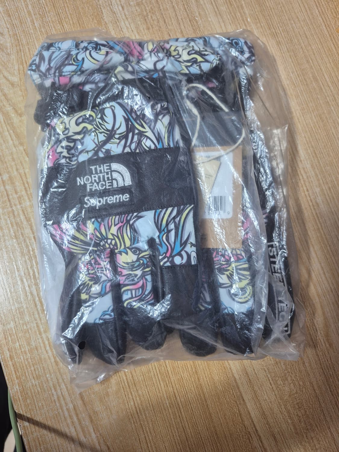 슈프림 x 노스페이스 스팁 테크 글러브 장갑- 22FW 상품이미지3