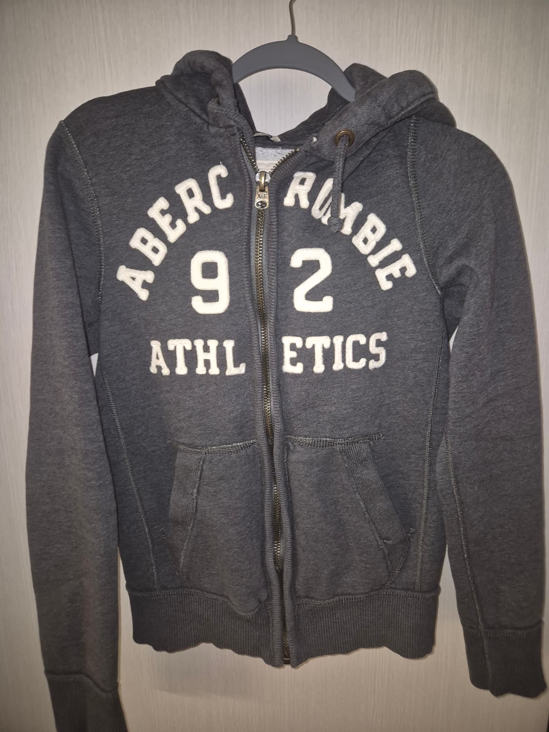 아베크롬비 머슬핏 차콜 화이트 후드집업 S 상품이미지2