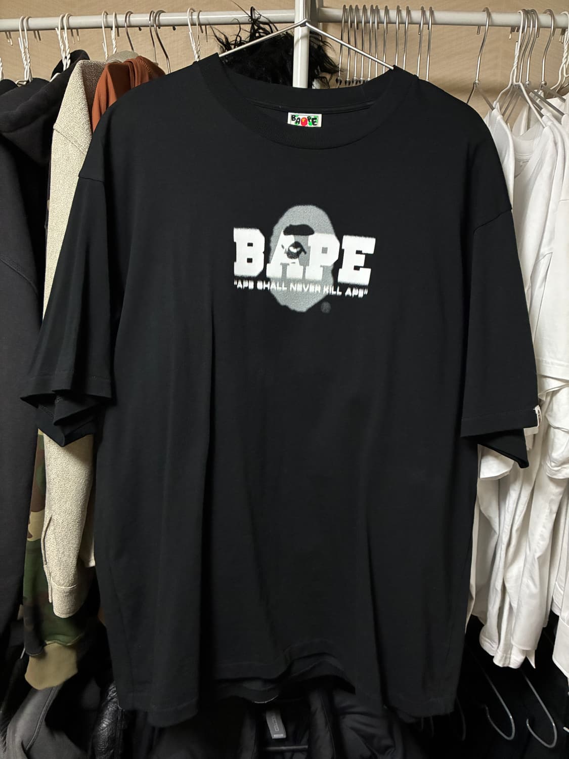 베이프 그래피티 로고 반팔 티셔츠 블랙 상품이미지3