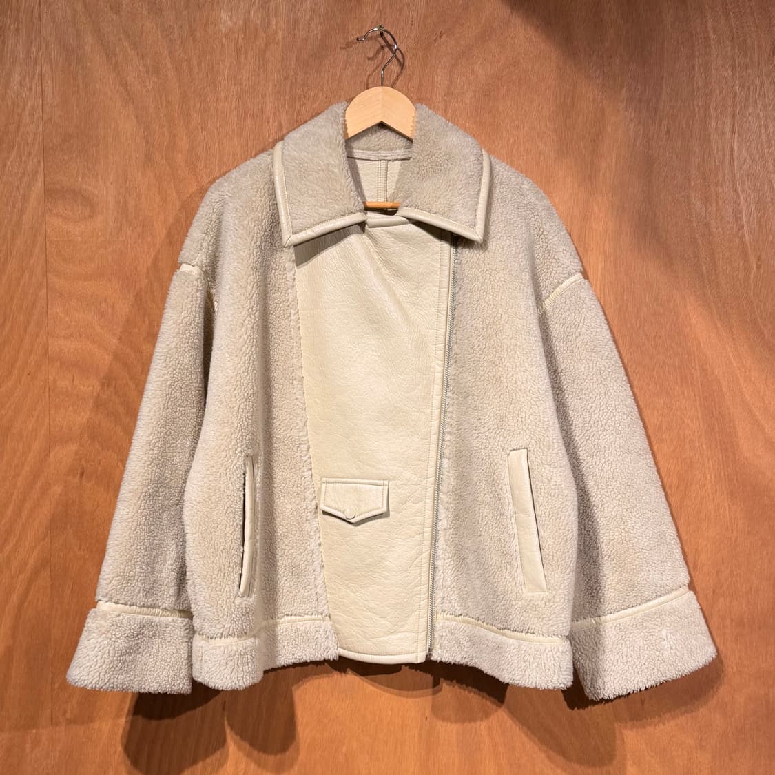 스튜디오 톰보이 양털 무스탕 자켓 상품이미지2