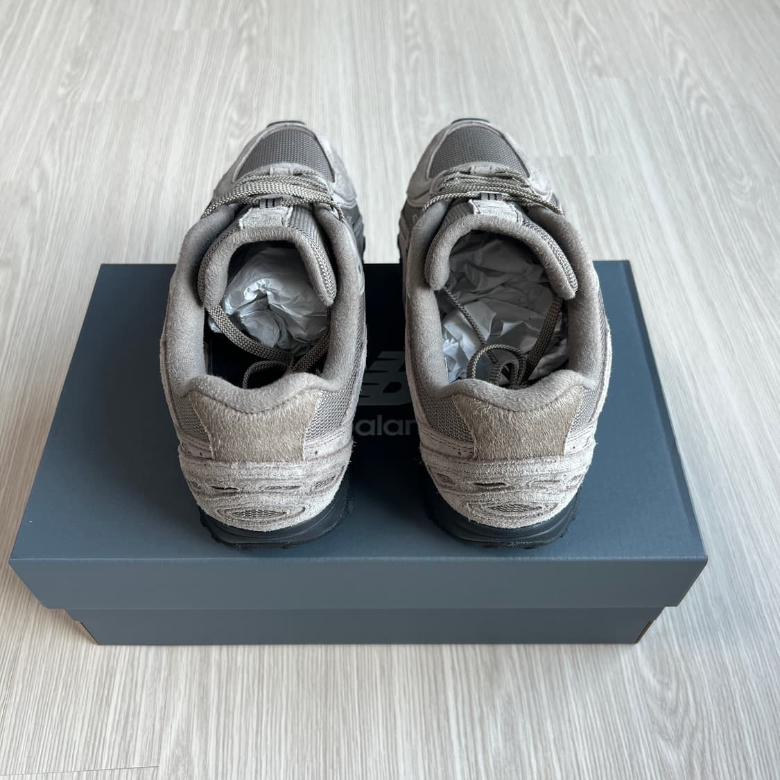 275 뉴발란스 204L 스웨이드 브라운 블랙 상품이미지3